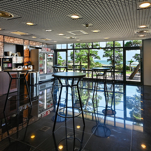 プレミアムラウンジ